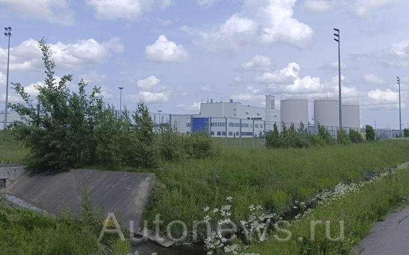 
            Что происходит на бывших заводах Toyota и GM в Петербурге. Репортаж
        