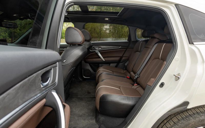 
            Crosstour с повадками Type R. Тест «официального» Honda UR-V
        