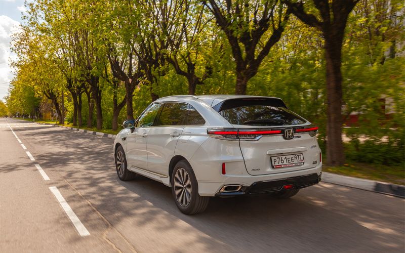 
            Crosstour с повадками Type R. Тест «официального» Honda UR-V
        