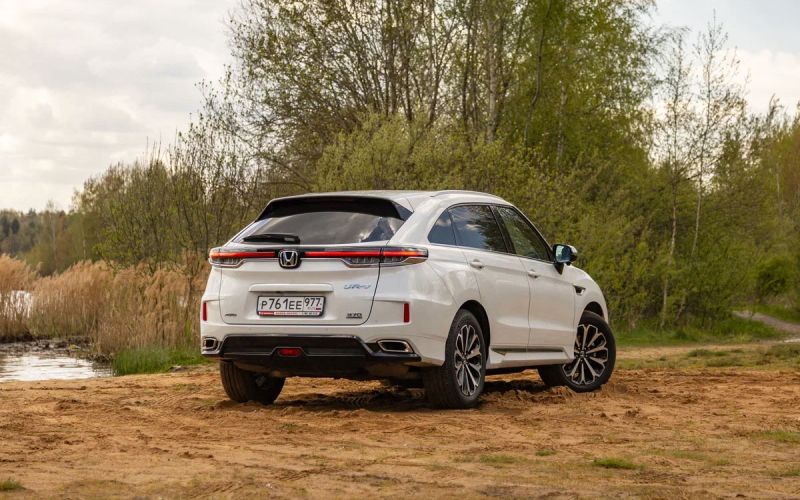 
            Crosstour с повадками Type R. Тест «официального» Honda UR-V
        