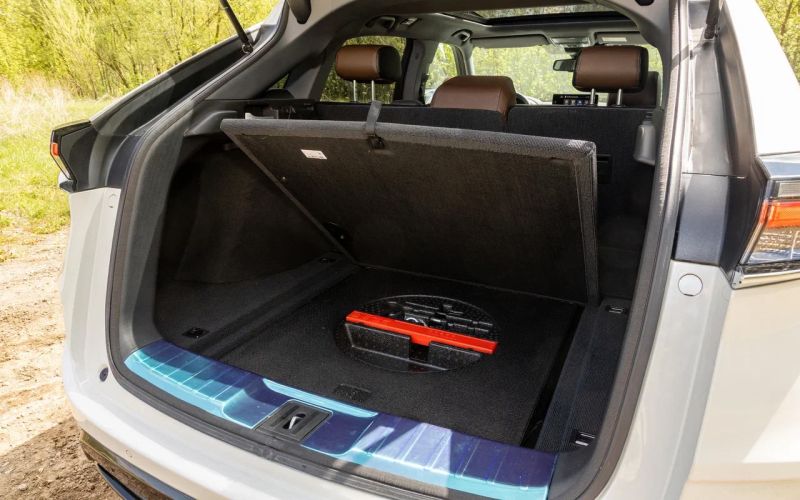 
            Crosstour с повадками Type R. Тест «официального» Honda UR-V
        