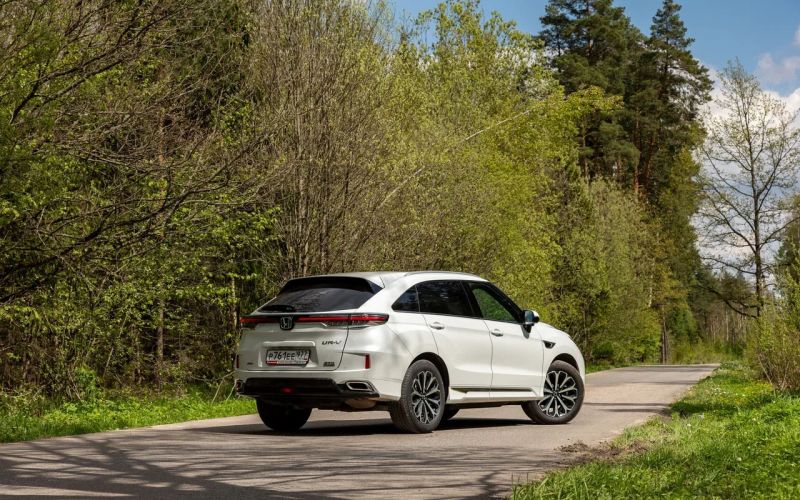 
            Crosstour с повадками Type R. Тест «официального» Honda UR-V
        