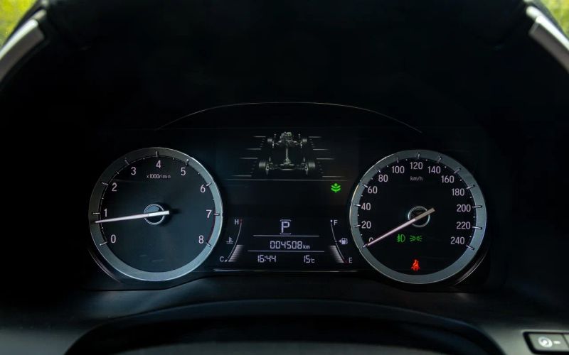 
            Crosstour с повадками Type R. Тест «официального» Honda UR-V
        