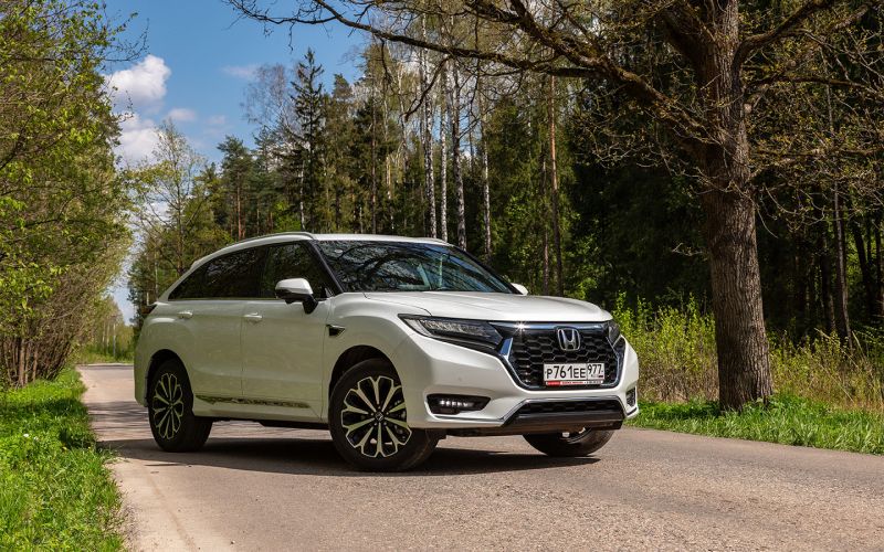 
            Crosstour с повадками Type R. Тест «официального» Honda UR-V
        