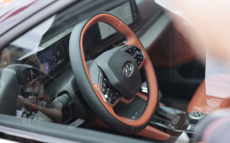 
            Lada Azimut за ₽2 млн. Эксперты оценили рыночные перспективы кроссовера
        
