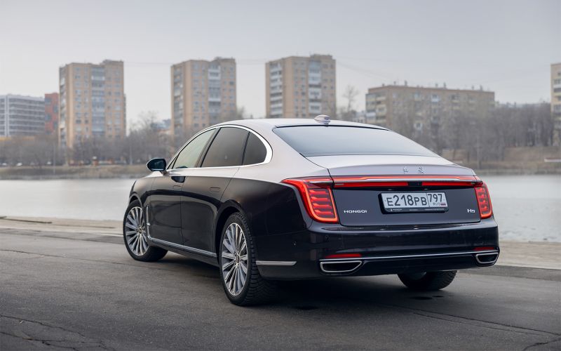 
            Лоск против люкса. Длительный тест Hongqi H9
        