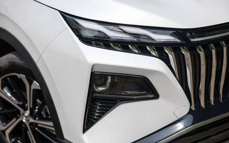 Mage против Huge. Двойной тест похожих, но разных кроссоверов Dongfeng