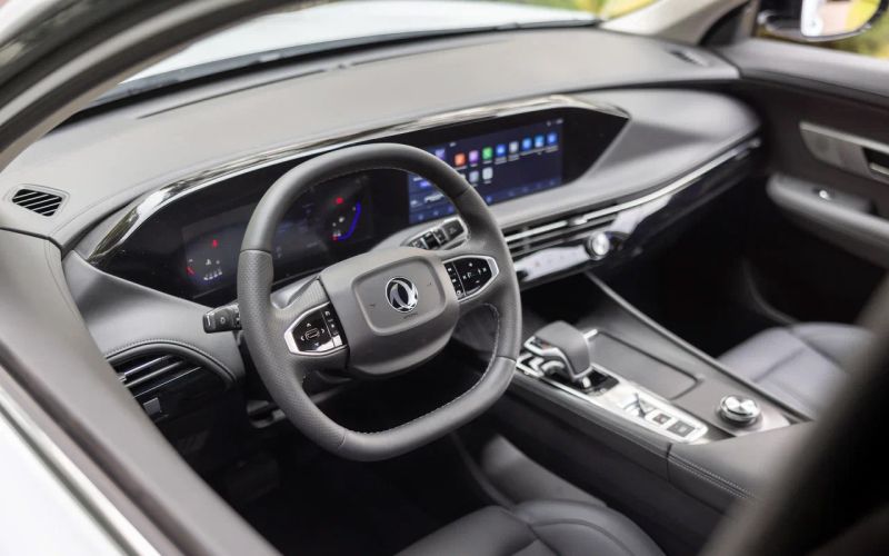 Mage против Huge. Двойной тест похожих, но разных кроссоверов Dongfeng