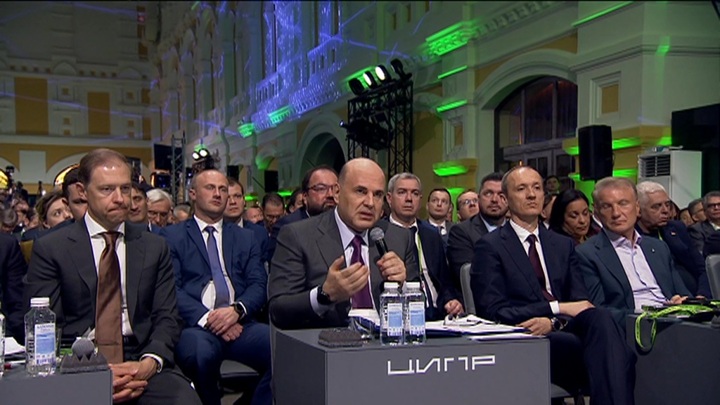 Мишустин: компании все активнее переходят на отечественное ПО - Новости на Вести.ru