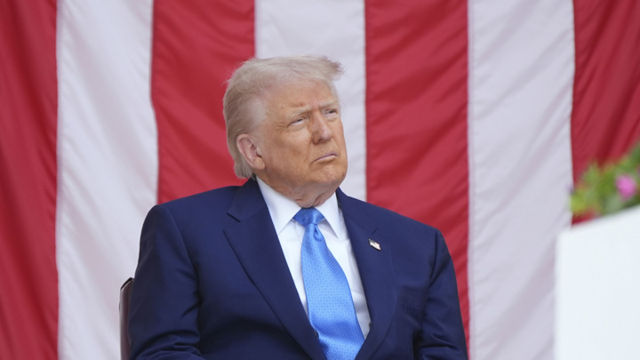 Трамп считает, что протесты в Калифорнии финансируются извне - Новости на Вести.ru