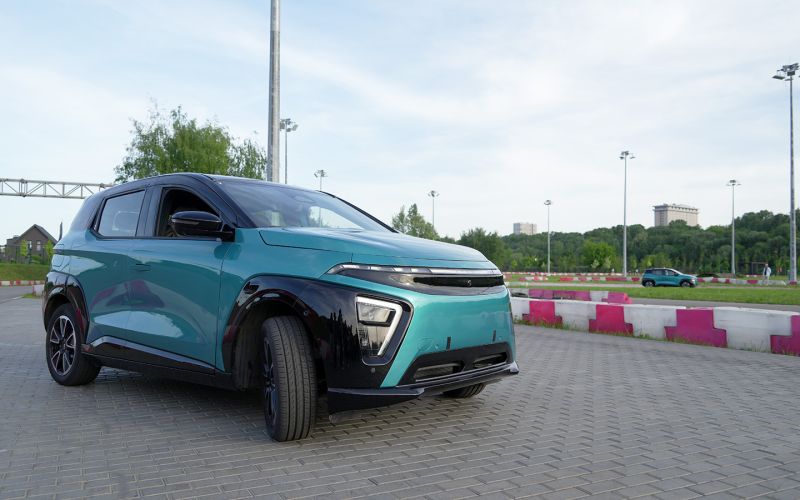 Взрыв мозга. Тест нового российского ситикара «Атом»