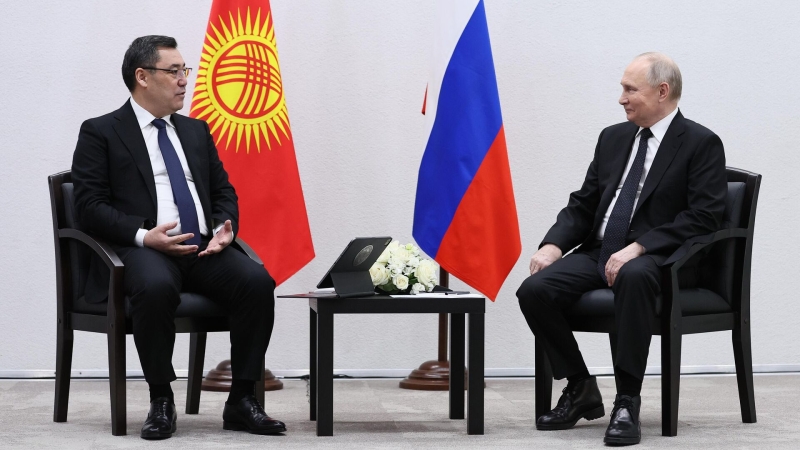 Путин во вторник может провести международный телефонный разговор
