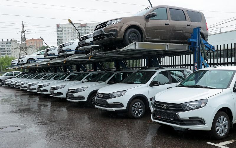 В России отказываются от покупки машин. Какие меры помогут авторынку