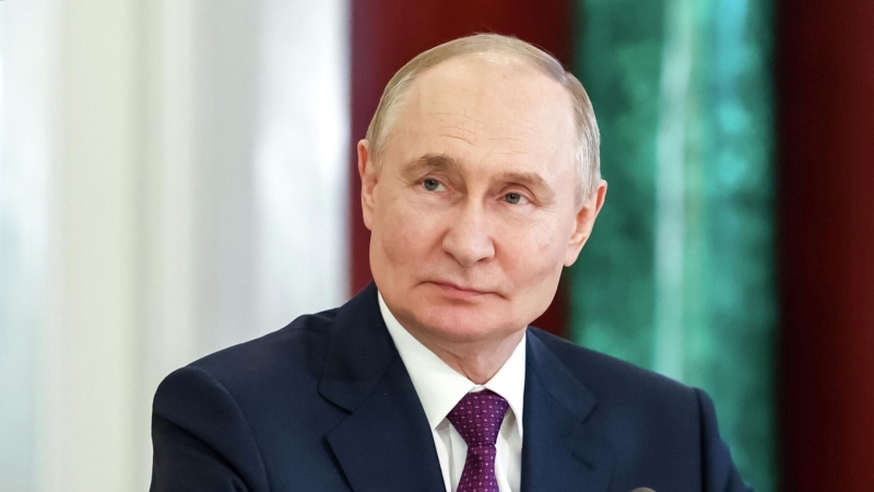 Большинство россиян доверяют Путину, показал опрос ВЦИОМ