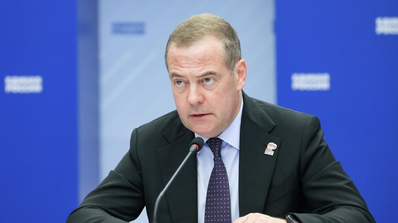 Медведева избрали председателем совета директоров "Ростелекома"