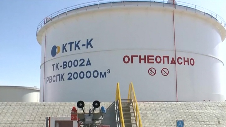 После утечки нефти причал КТК в Новороссийске выведен из эксплуатации - Новости на Вести.ru