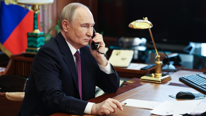 Путин поговорил по телефону с президентом Киргизии