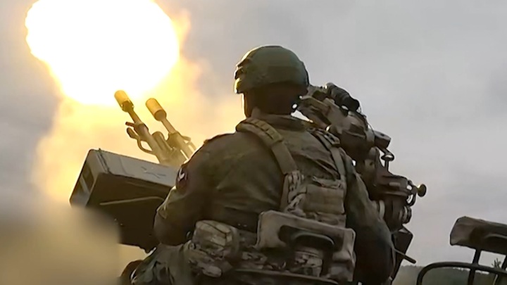 Силы ПВО уничтожили пятый беспилотник, летевший на Москву - Новости на Вести.ru