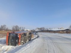 Автобус опрокинулся в кювет в Хабаровском крае — Новости на Вести.ru
