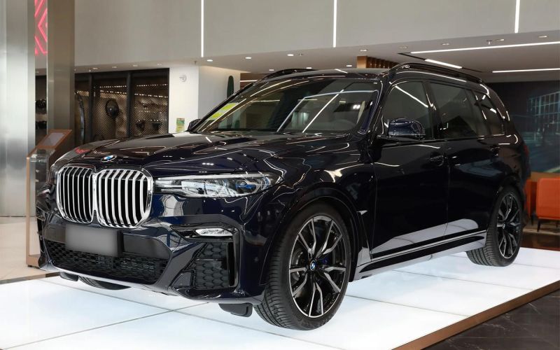 «Будет драка». Как мы нашли в продаже новые BMW X7 российской сборки