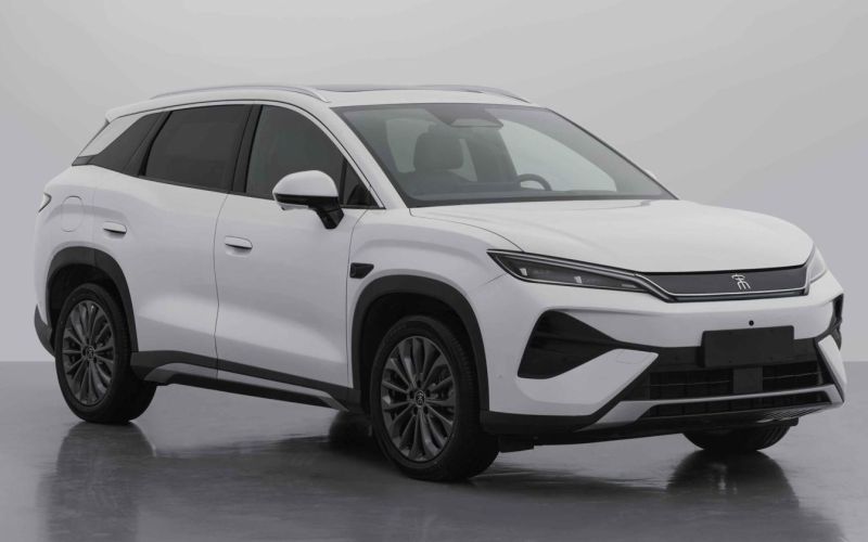 BYD показал кроссовер Song Ultra мощностью 362 л.с. Что известно