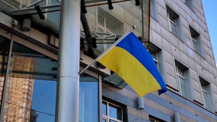 ЕС и США хотят согласовать в Париже гарантии безопасности для Украины - Новости на Вести.ru