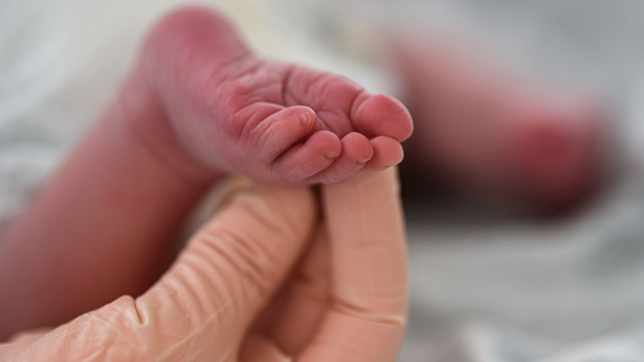 Медцентр в Якутске, в холле которого родила женщина, проверяет Росздравнадзор - Новости на Вести.ru