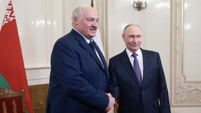 Президент РФ Владимир Путин и президент Белоруссии Александр Лукашенко