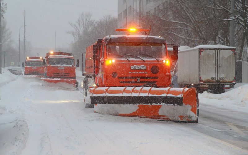 Водителей Москвы и области предупредили о новых снегопадах. Рекомендации
