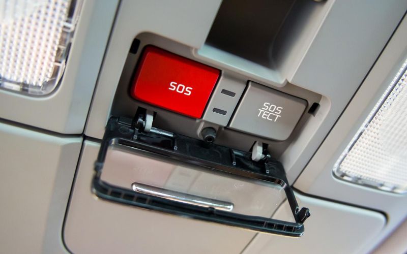 Возвращение кнопок SOS на машины. Как снятие моратория скажется на ценах