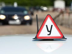 «Ждать полгода». В России — огромные очереди на сдачу водительских прав