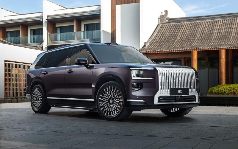 Гибридные Zeekr 9Х массово ломаются в России. Что случилось