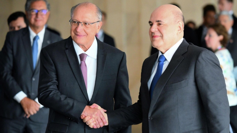 редседатель правительства РФ Михаил Мишустин и вице-президент Бразилии Жералду Алкмин во время встречи перед VIII заседанием Российско-Бразильской комиссии высокого уровня по сотрудничеству во дворце Итамарати в Бразилиа. 5 февраля 2026