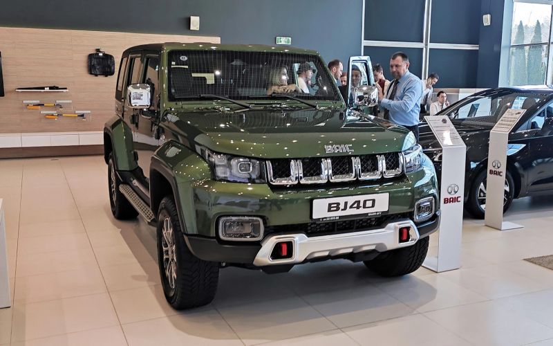 
            Автомобили начали возить даже из Канады. Что можно купить в сентябре
        