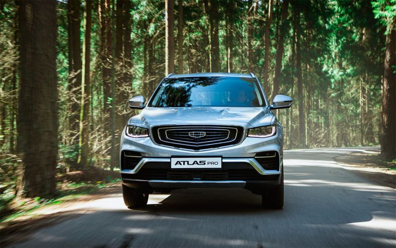 
            Дешевые иранские седаны и некомплектные Kia на «Автоторе». Новости недели
        