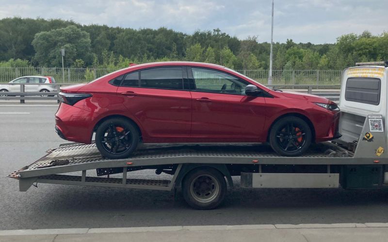 
            Дешевые иранские седаны и некомплектные Kia на «Автоторе». Новости недели
        