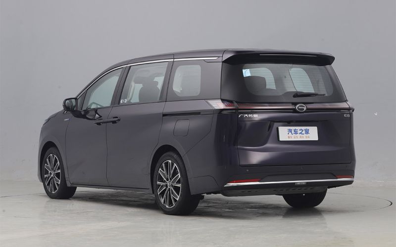 
            GAC раскрыл интерьер минивэна Trumpchi E8
        