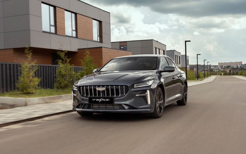 Geely назвал цены на флагманский седан Preface в России