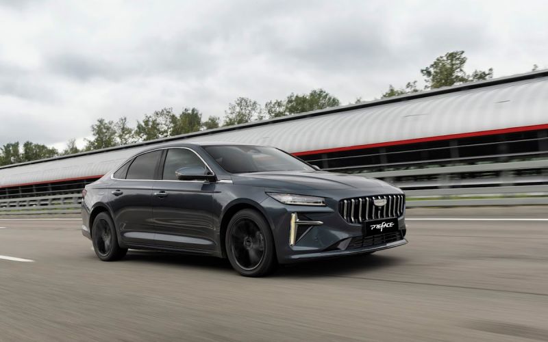 Geely назвал цены на флагманский седан Preface в России