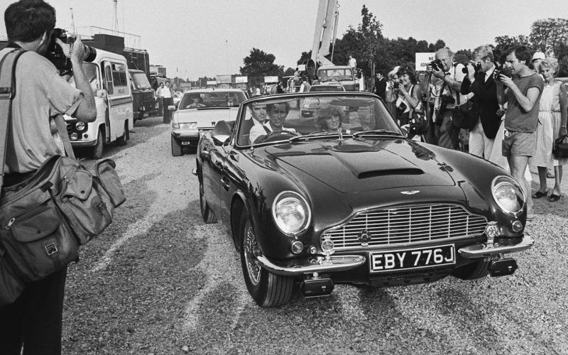 Король на Aston Martin. Какие автомобили любит новый британский монарх