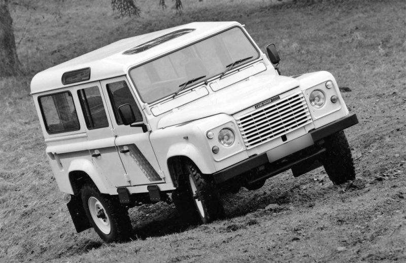 Король на Aston Martin. Какие автомобили любит новый британский монарх