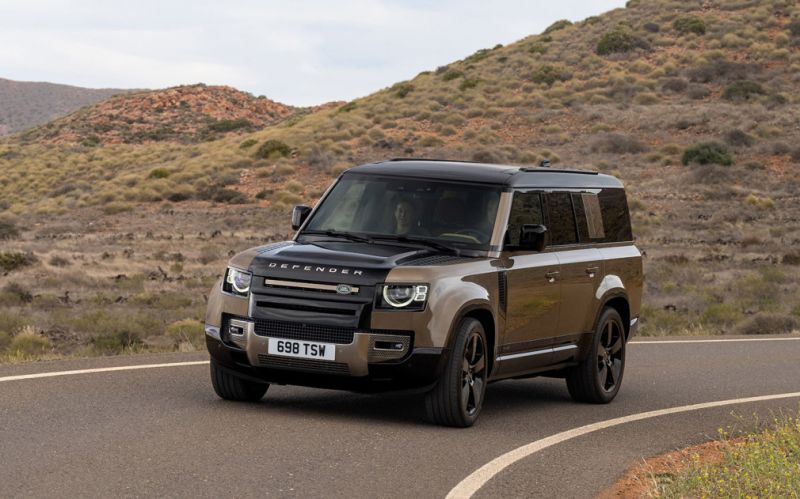 
            Land Rover обновил внедорожник Defender. Фото и основные изменения
        