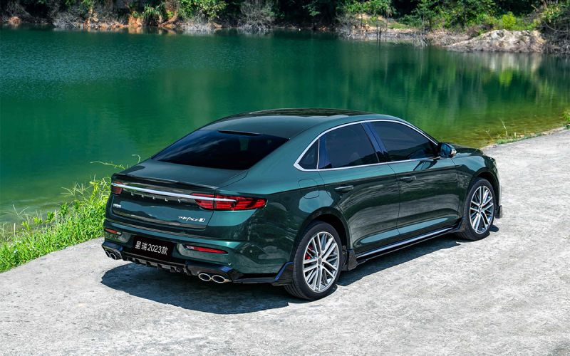 
            Новый Geely Preface и его конкуренты в России: характеристики и цены
        