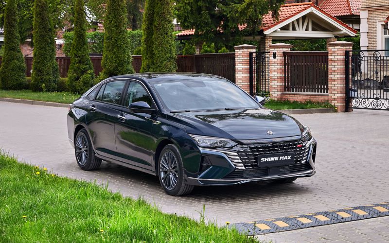 
            Новый Geely Preface и его конкуренты в России: характеристики и цены
        