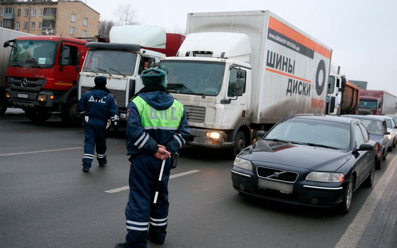 
            Полномочия ГИБДД по остановке машин хотят передать еще одной службе
        