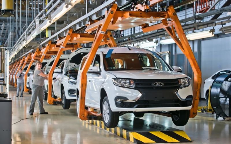 
            Штрафы за среднюю скорость и подорожание Lada. Главные новости недели
        