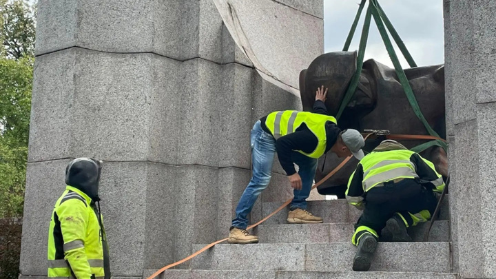СК России проверяет обстоятельства сноса советского памятника в Эстонии