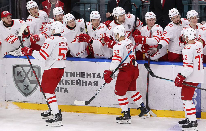 "Спартак" одержал победу над СКА и вышел вперед в серии второго раунда плей-офф КХЛ

