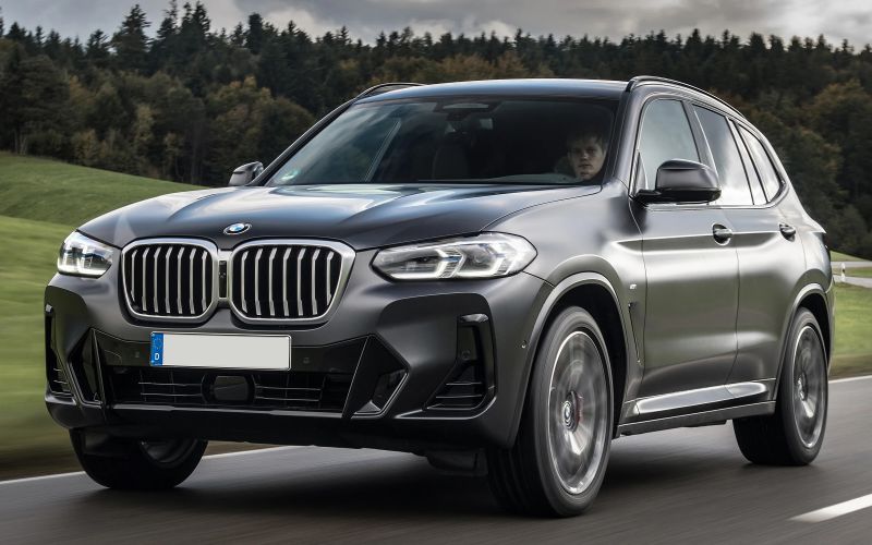 В России выросли цены на кроссоверы BMW X1 и X3. Сколько они теперь стоят
